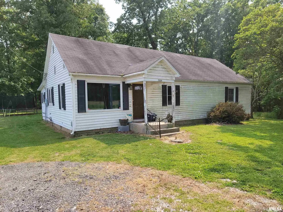 7324 State Route 161, Iuka, IL 62849 - Image #1