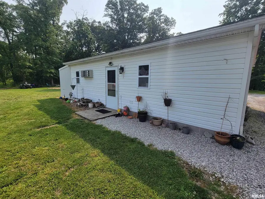 7324 State Route 161, Iuka, IL 62849 - Image #2