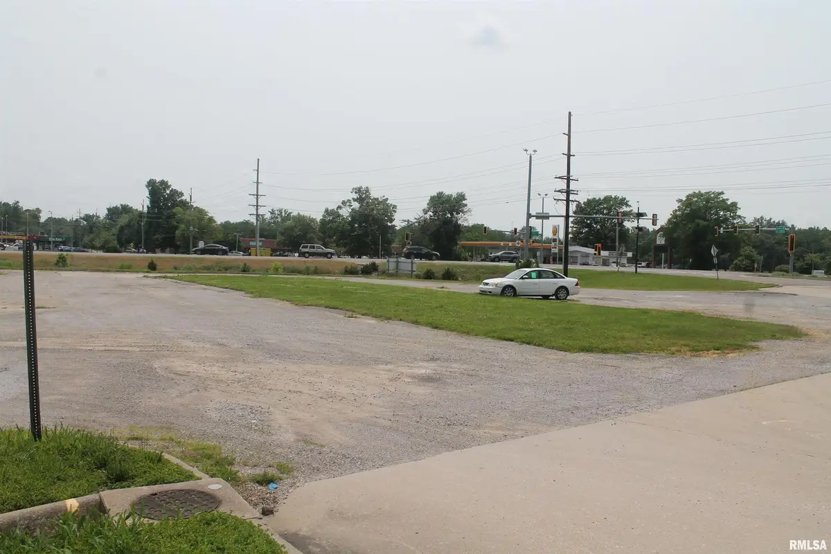 1915-1921 W Sycamore Street, Carbondale, IL 62901 - Image #1