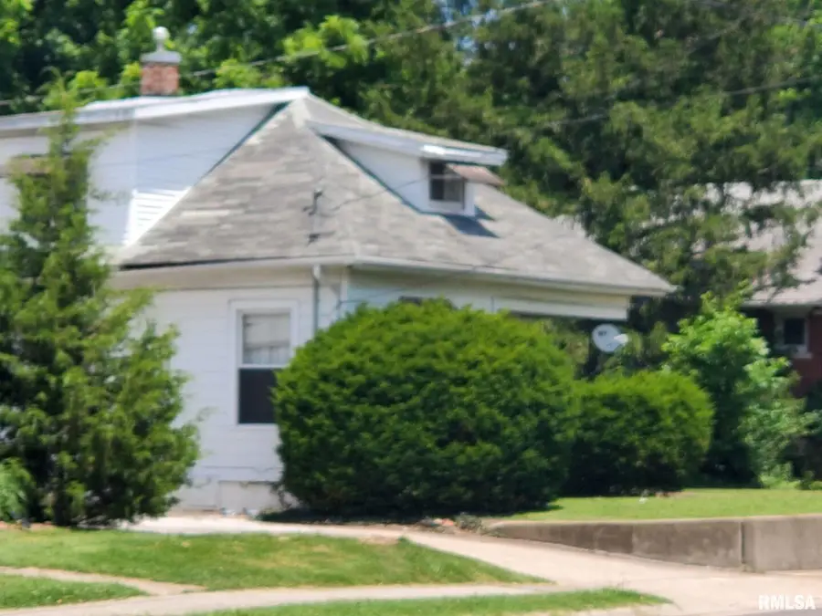 806 W Walnut St Street, Carbondale, IL 62901 - Image #3