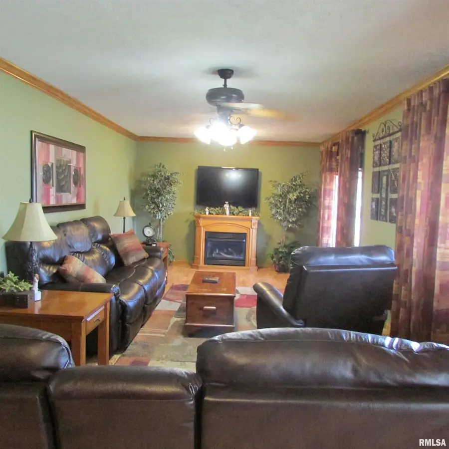 273 W Mcclernand Avenue, Shawneetown, IL 62984 - Image #3