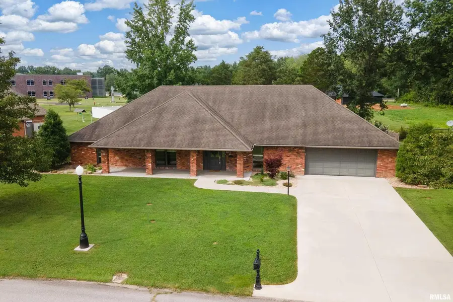 1605 S Eugene Lane, Marion, IL 62959 - Image #2