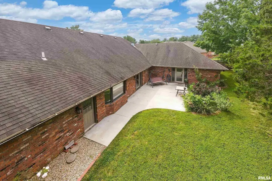 1605 S Eugene Lane, Marion, IL 62959 - Image #3