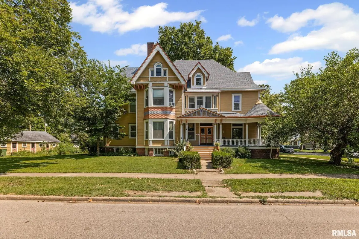 404 W Broadway Street, Centralia, IL 62801 - Image #1