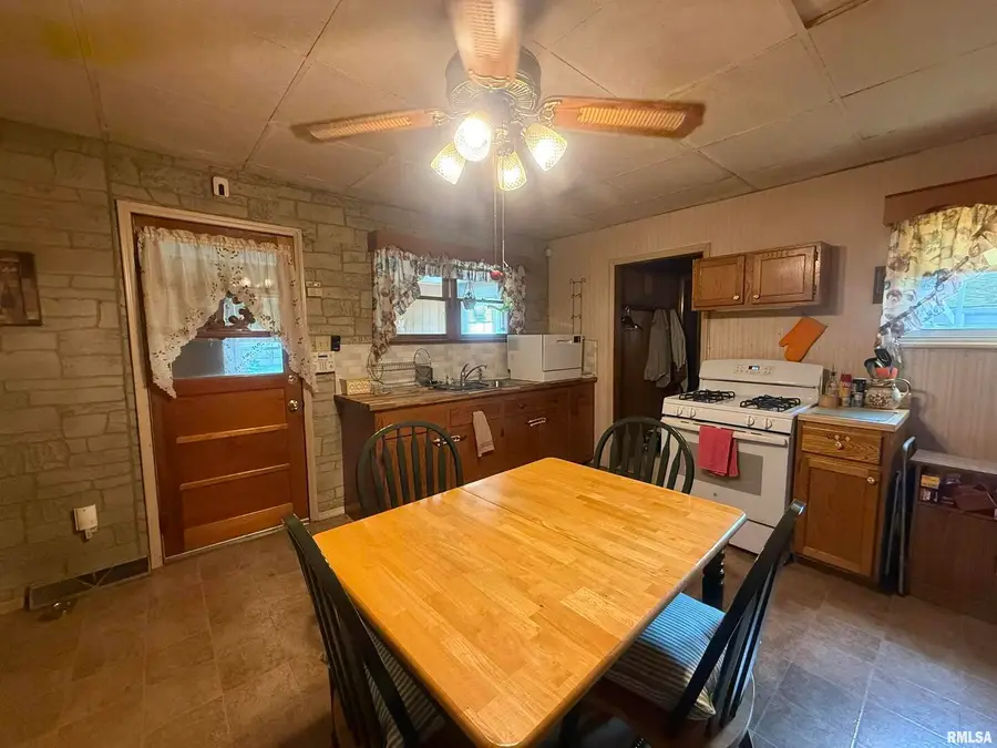 401 N 23rd Street, Herrin, IL 62948 - Image #3