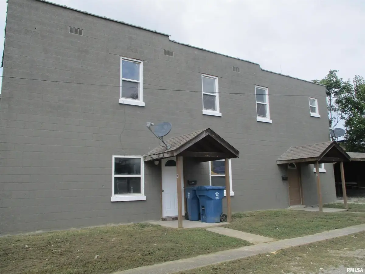 101 E Webster Street, Benton, IL 62812 - Image #1