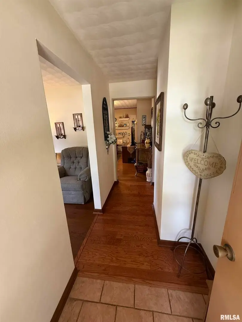 411 Sunset Drive, Centralia, IL 62801 - Image #3