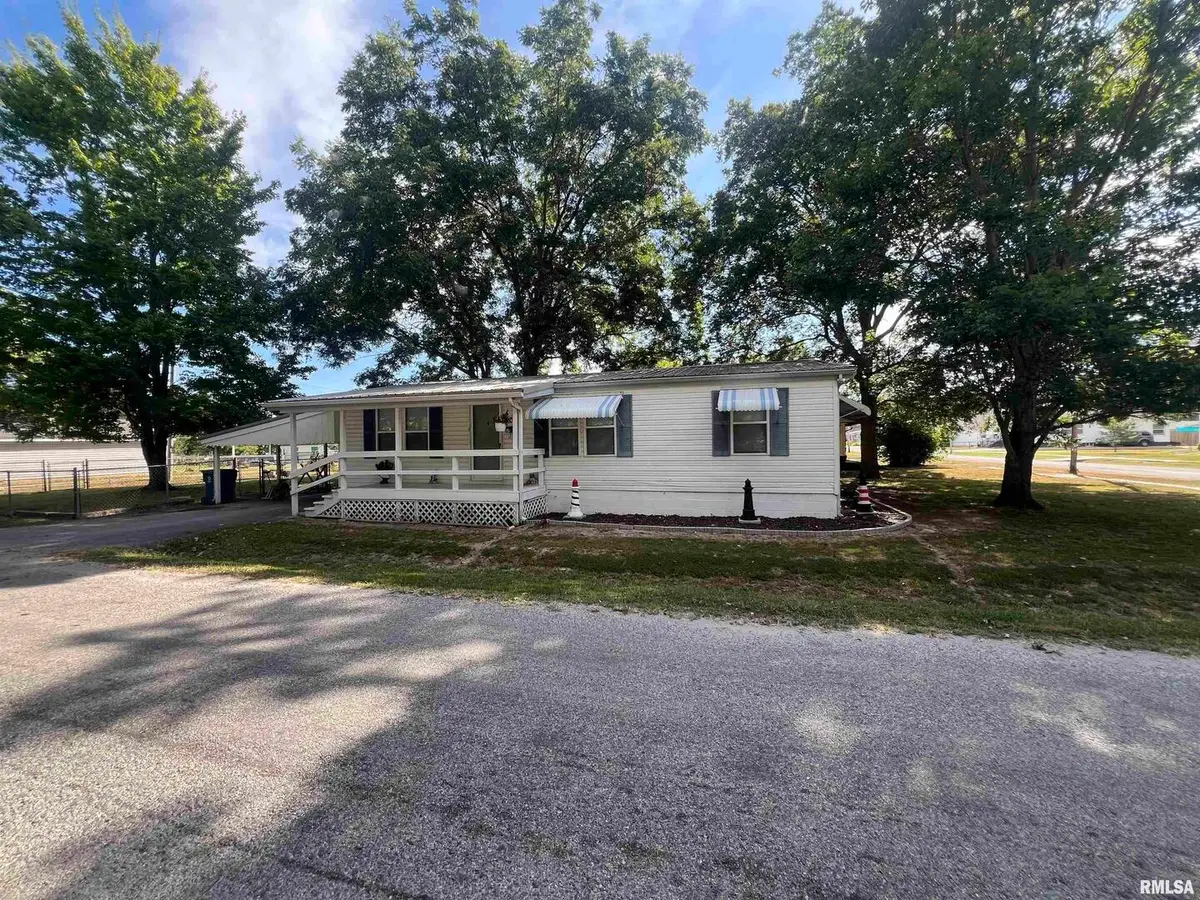 511 W Helen Ave Avenue, Christopher, IL 62822 - Image #1