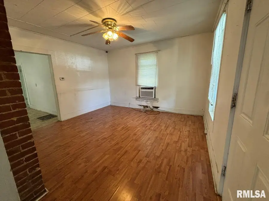 314 E Hester Street, Carbondale, IL 62901 - Image #2