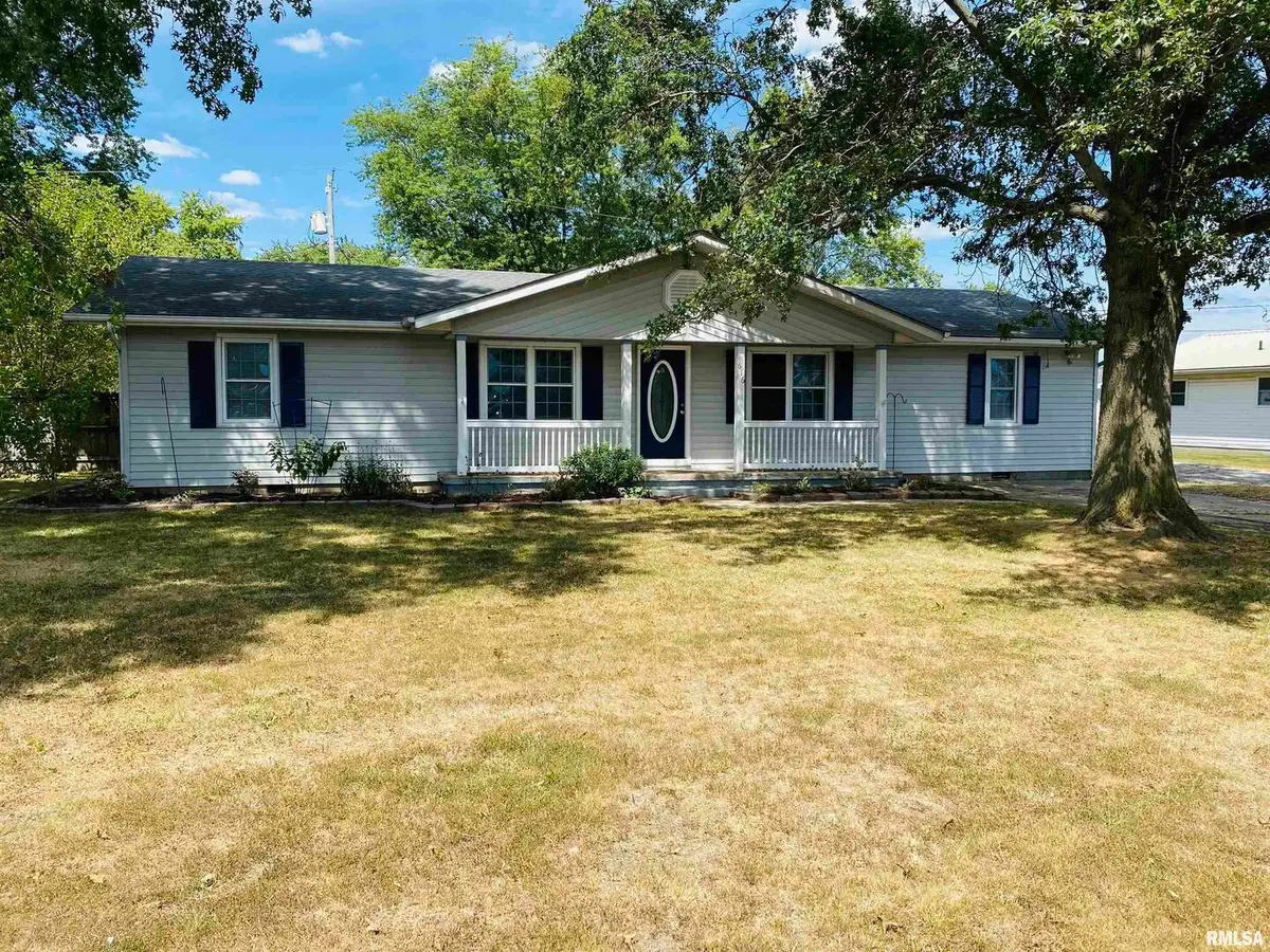 616 E Donna Dr Drive, Irvington, IL 62848 - #1