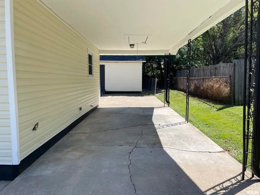 319 Lindsey Street, Metropolis, IL 62960 - Image #3