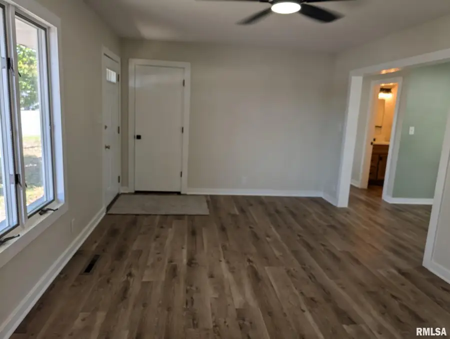 515 S 6th Street, Elkville, IL 62932 - Image #3