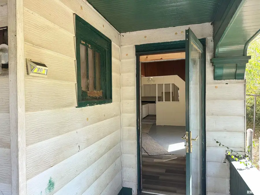 313 Castleton Avenue, Mount Vernon, IL 62864 - Image #3