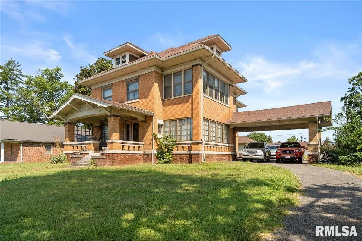 216 W Poplar Street, Harrisburg, IL 62946 - Image #1