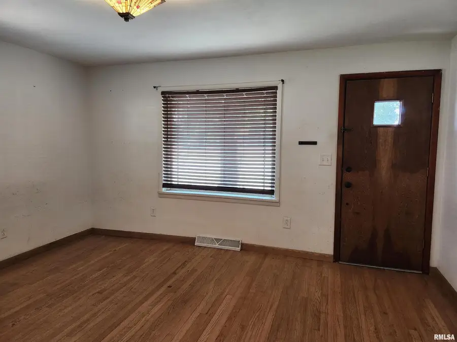 510 N Main Street, Woodlawn, IL 62898 - Image #3