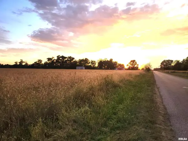 1682 W Coon Creek Road, Flora, IL 62839