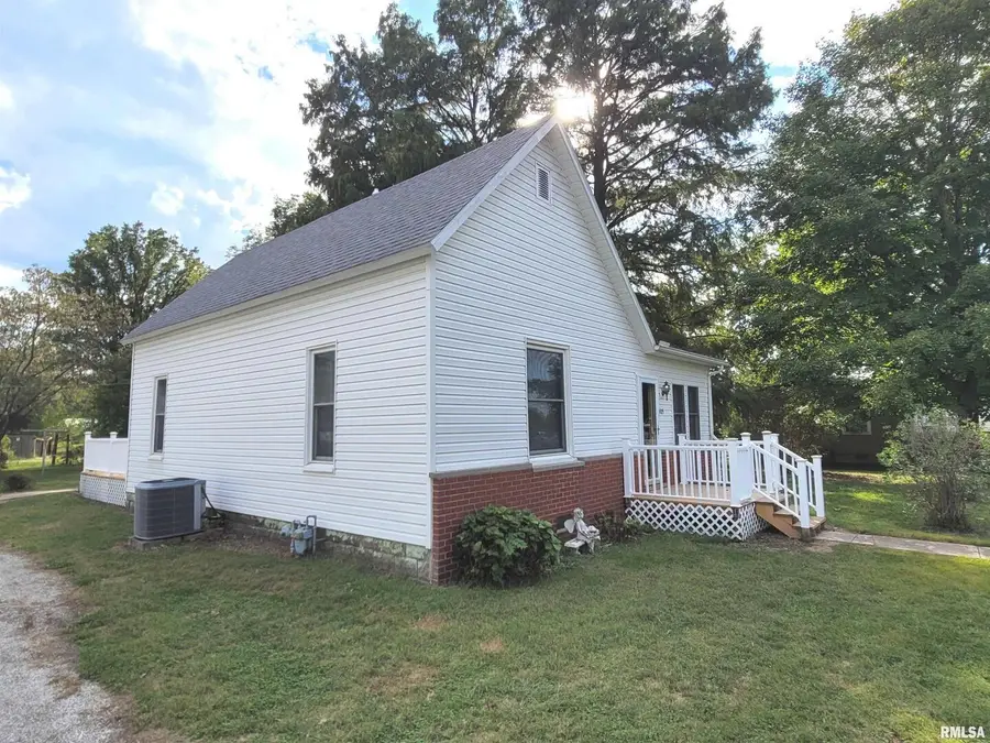 405 Saint Clair Street, Odin, IL 62870 - Image #2