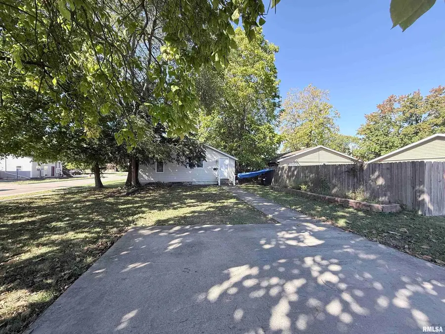 615 S Logan Avenue, Carbondale, IL 62901 - Image #2