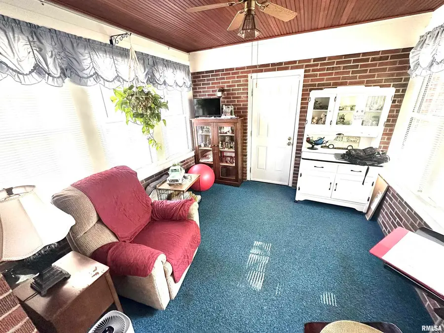 420 W 3rd Street, Centralia, IL 62801 - Image #2