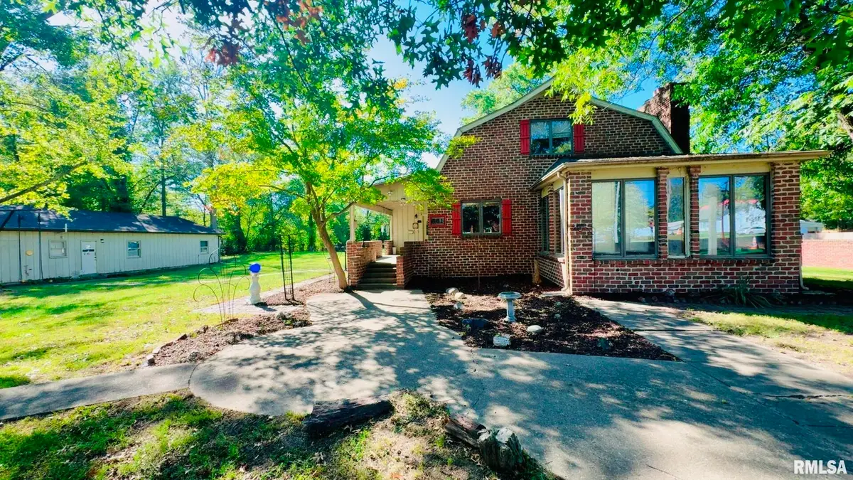 601 1st Street, Benton, IL 62812 - Image #1