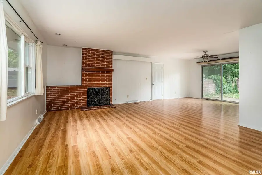 1301 W Court Street, Carbondale, IL 62901 - Image #3