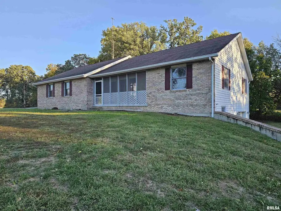 601 N Valley Street, Wayne City, IL 62895 - Image #2