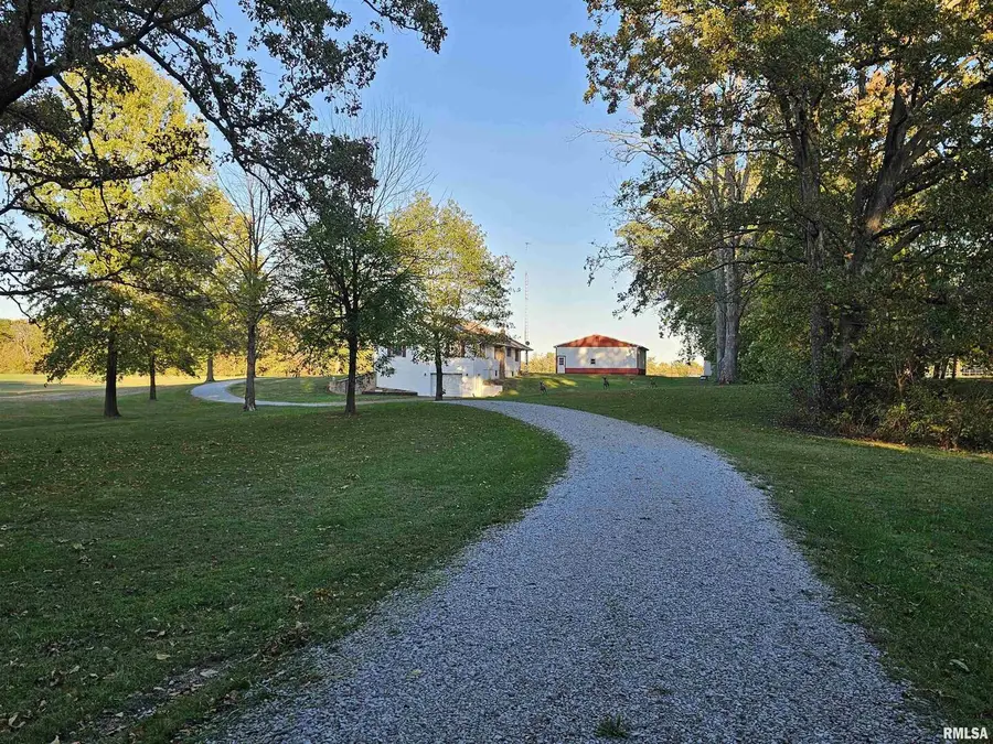 601 N Valley Street, Wayne City, IL 62895 - Image #3