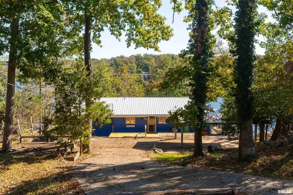 755 S Lakeshore Drive, Goreville, IL 62939