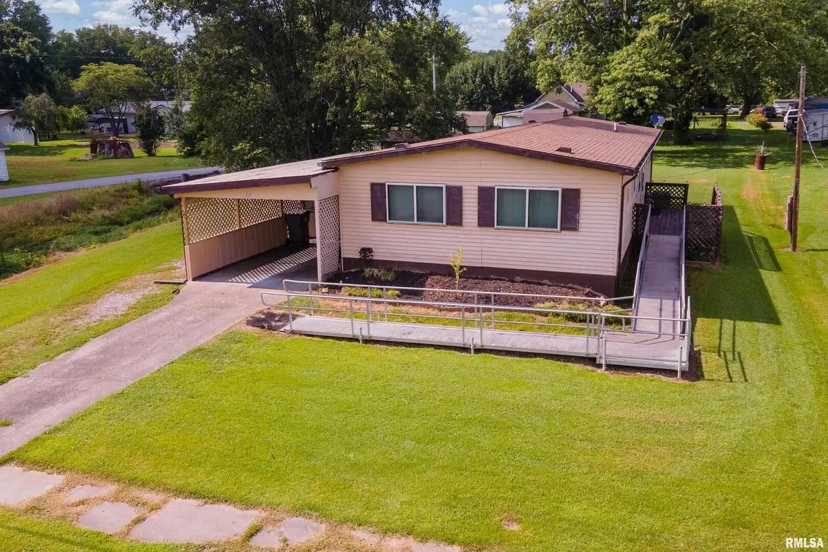 208 W Pennsylvania Avenue, Pittsburg, IL 62974 - Image #1