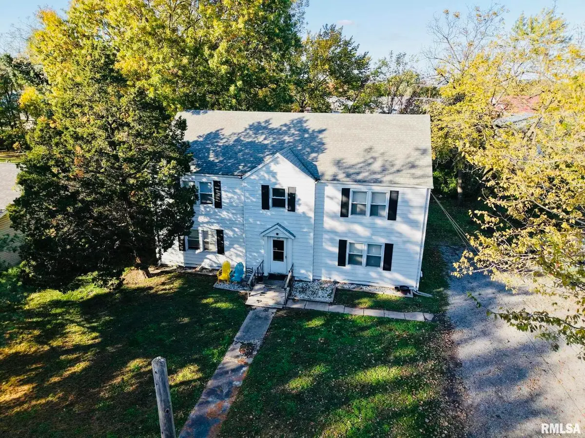 419 E Church Street, Benton, IL 62812 - Image #1