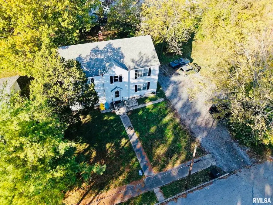 419 E Church Street, Benton, IL 62812 - Image #2