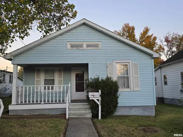 1028 S Roosevelt Street, Harrisburg, IL 62946-2838