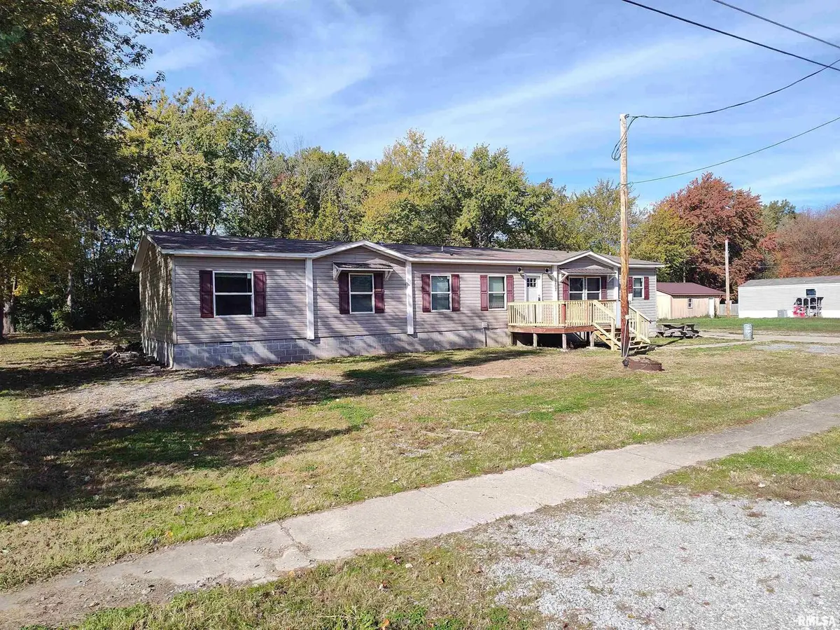 1207 SW 6th Street, Fairfield, IL 62837 - Image #1