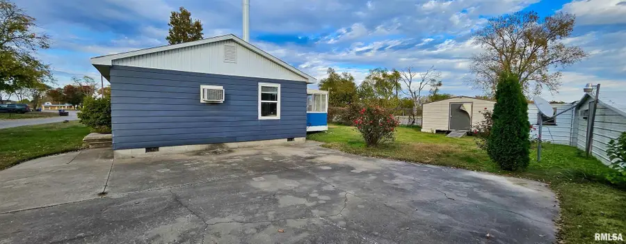 100 Iroquois Street, McClure, IL 62957 - Image #2