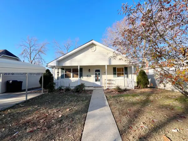 617 N 10th Street, Herrin, IL 62948