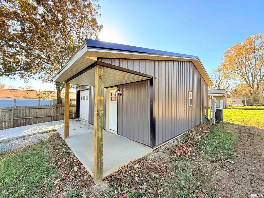 1523 S Mckinley Street, Harrisburg, IL 62946 - Image #2