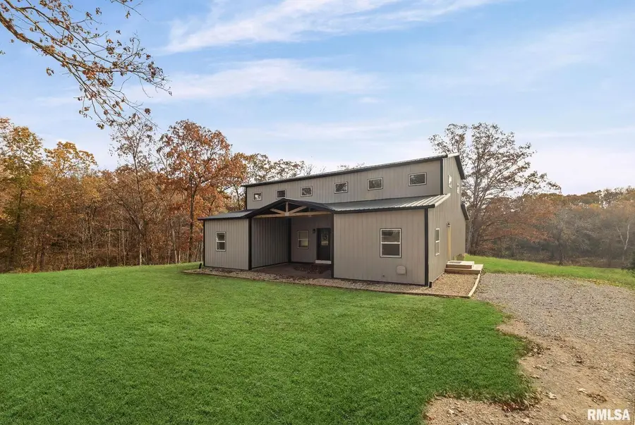 7984 Wilson Road, Kinmundy, IL 62854 - Image #3