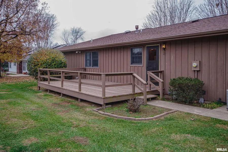 3528 Oxford Avenue, Mount Vernon, IL 62864 - #3