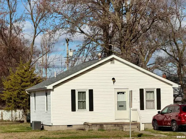 910 E Mccord St Street, Centralia, IL 62801