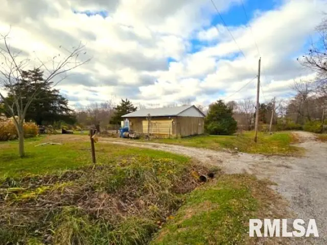 155 E 4th Street, Bonnie, IL 62816 - Image #3