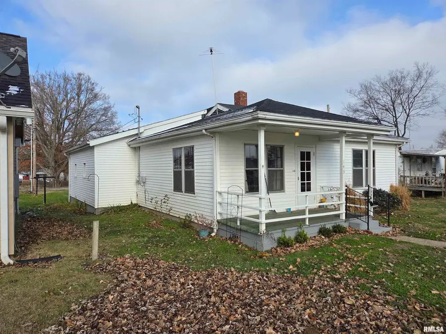 143 E Posey Street, Shawneetown, IL 62984 - Image #2