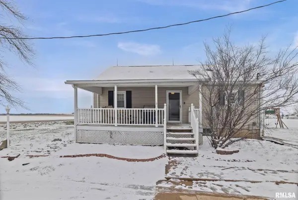 7302 Hoffman Road, Centralia, IL 62801-7345