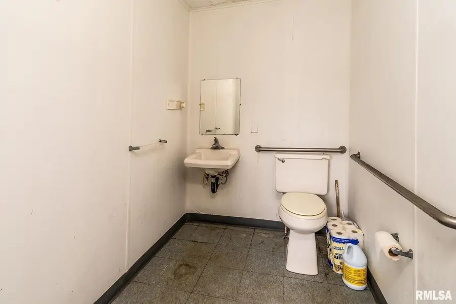 401 S Logan Street, West Frankfort, IL 62896 - Image #3