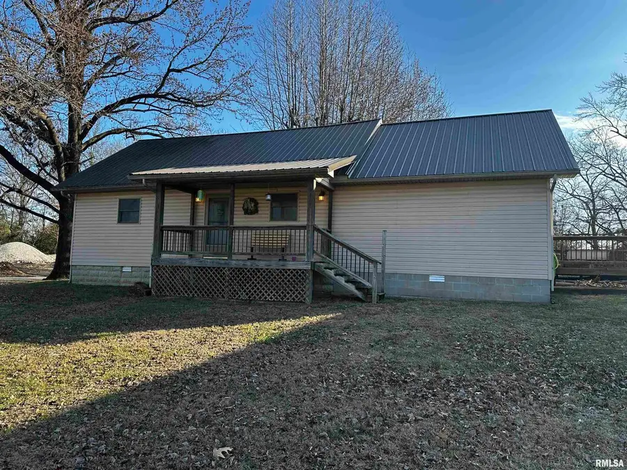 802 E Charles Street, West Frankfort, IL 62896 - Image #2