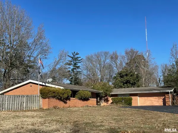 7 Pinewood Drive, Carbondale, IL 62901