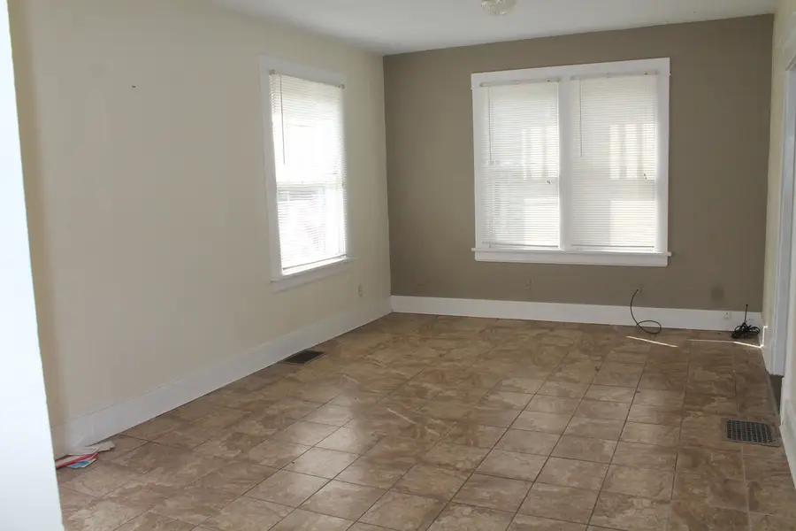 610 W Cherry Street #2, Carbondale, IL 62901 - #2