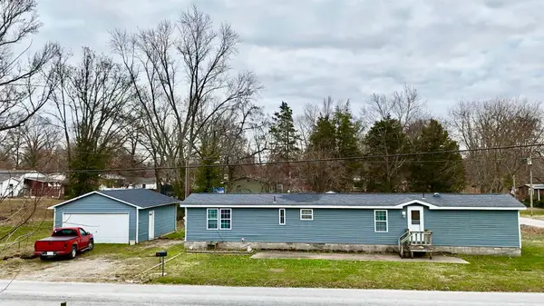 414 W Taylor Street, Benton, IL 62812