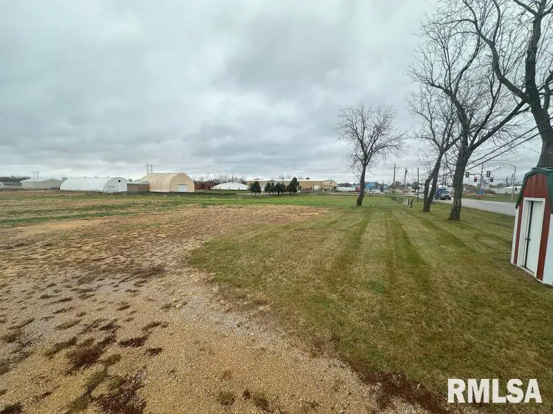 615 S 6th Avenue, Dewitt, IA 52742 - #3