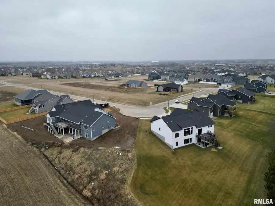 6107 Duggleby Avenue, Davenport, IA 52807 - #3