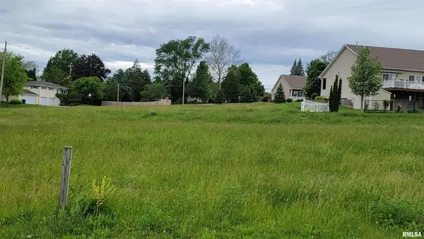 1810 E 6th Street #A, Coal Valley, IL 61240